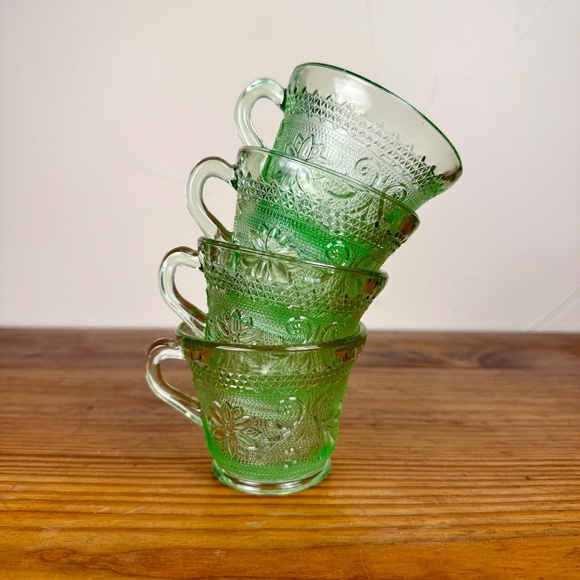 Vintage Indiana Glass Green Depression Cups | Sandwich Pattern | Set of 4 - Picture 13 of 16